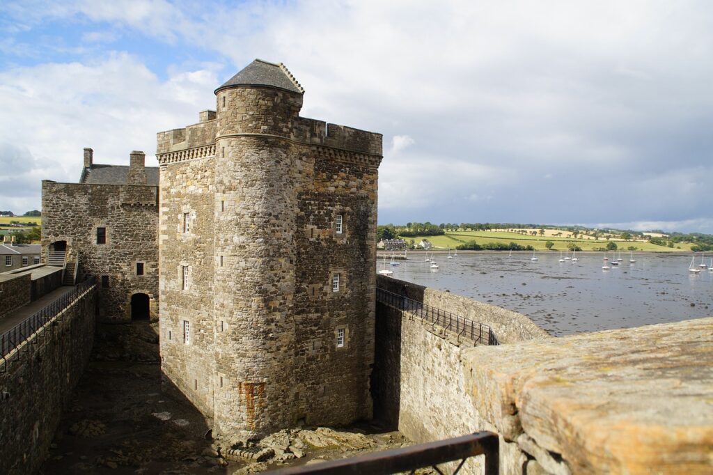 Castelo Blackness: O Sombrio Fort William de Outlander na Escócia - Imagem de M W por Pixabay